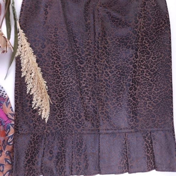 Doncaster Dark Leopard Leather Pleated Bottom Skirt Sz 8 - Picture 10 of 11
